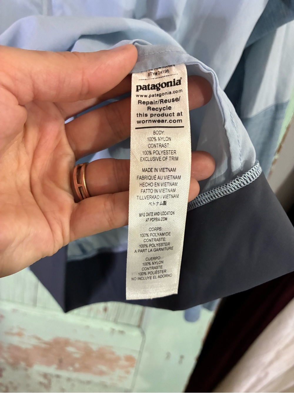 Women’s Patagonia Light Blue 3/4 zip windbreaker S - Picture 3 of 6